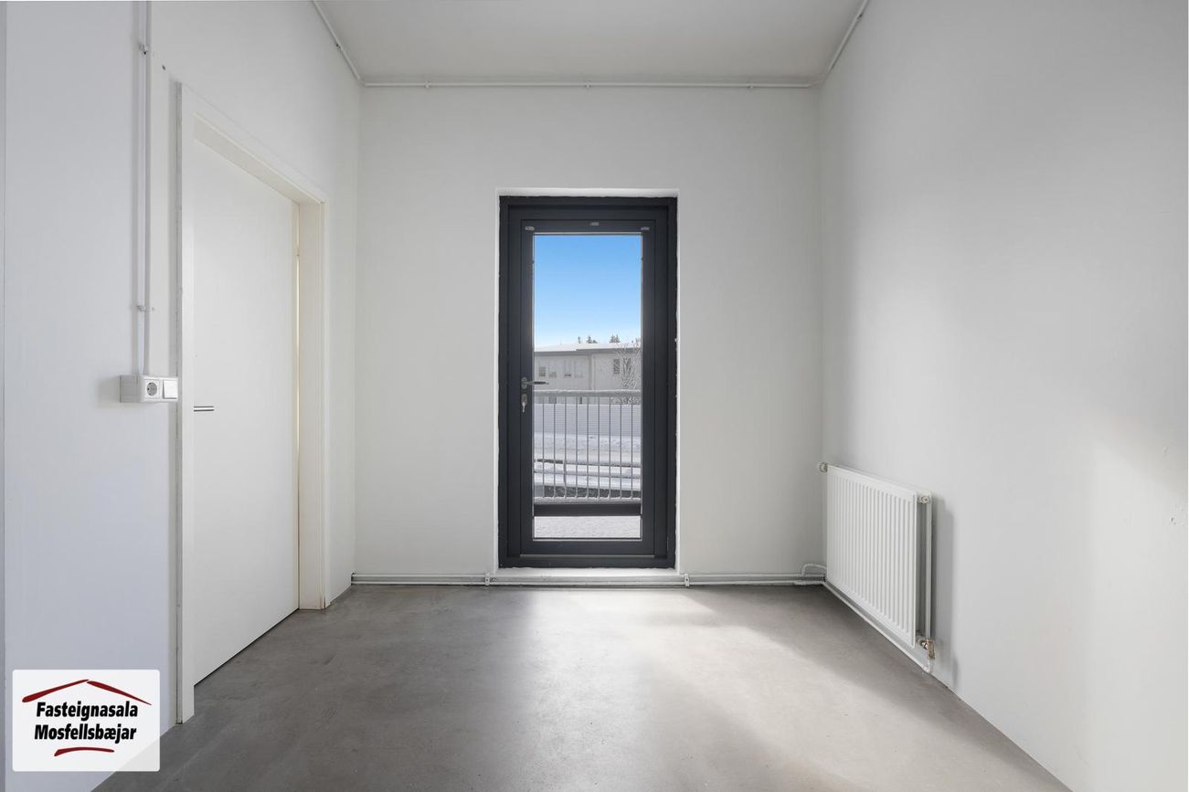 Iðnbúð 2, 210 Garðabær