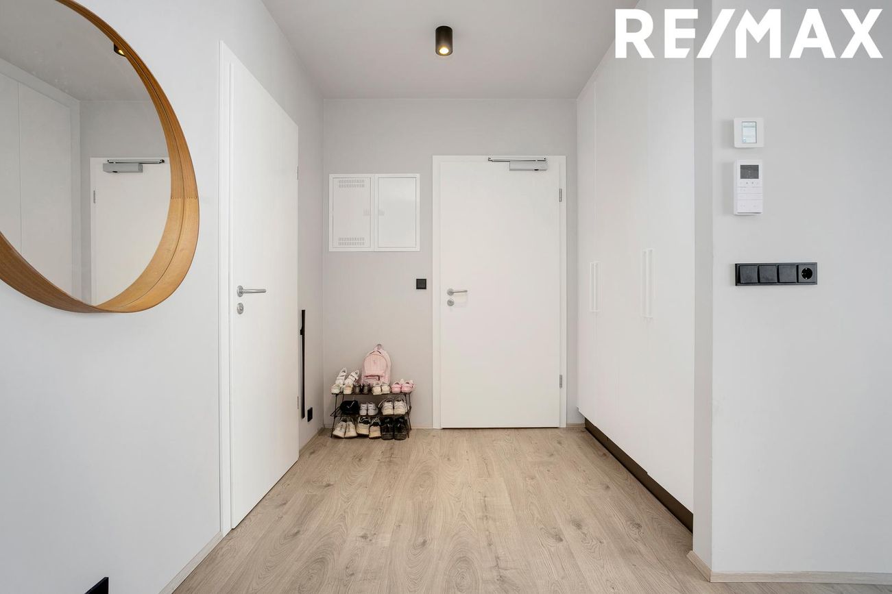 Rökkvatjörn 1, 113 Reykjavík