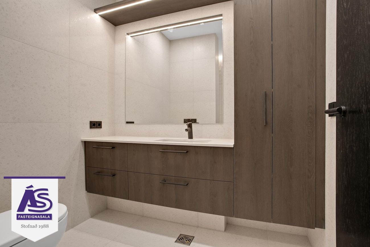 Hjallabraut 45B - 0103, 220 Hafnarfjörður