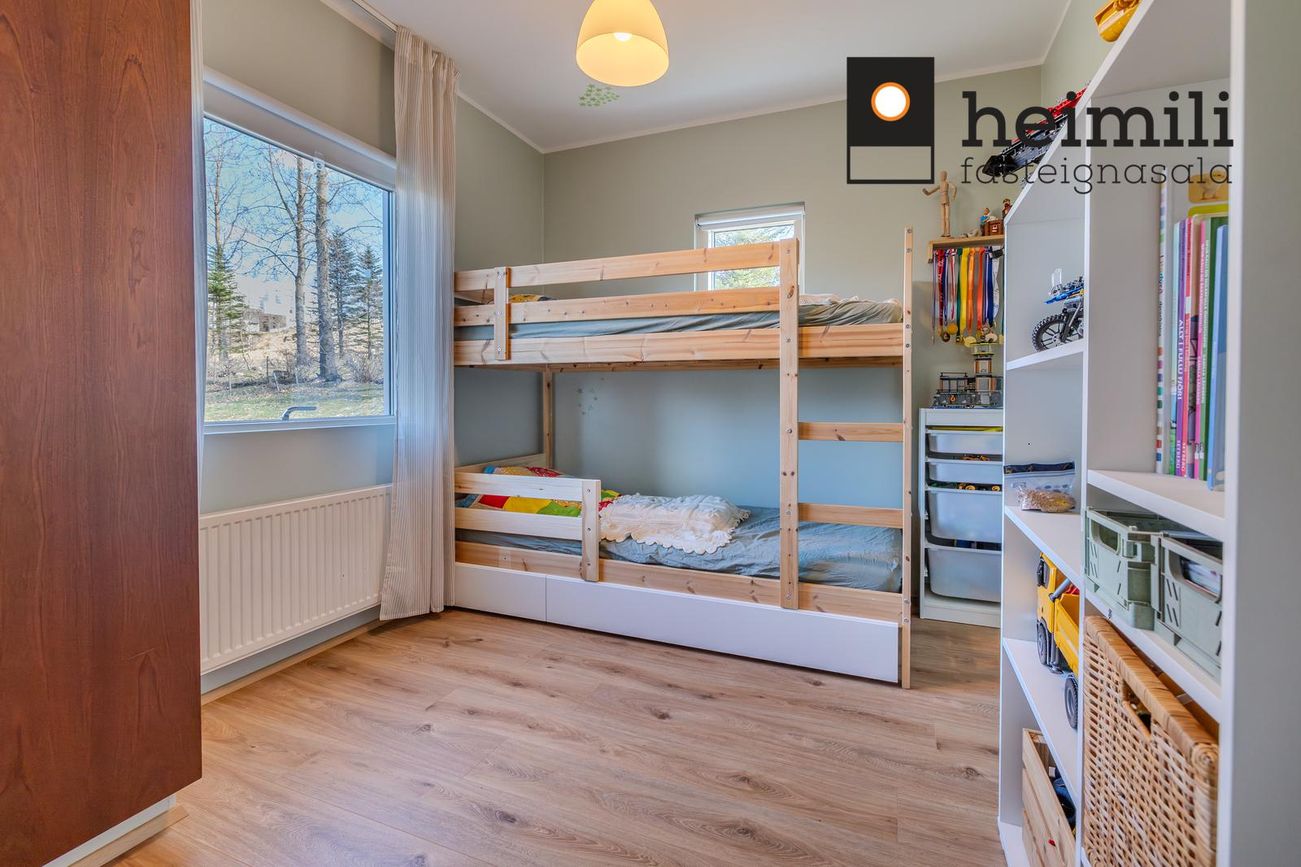 Klapparhlíð 32, 270 Mosfellsbær