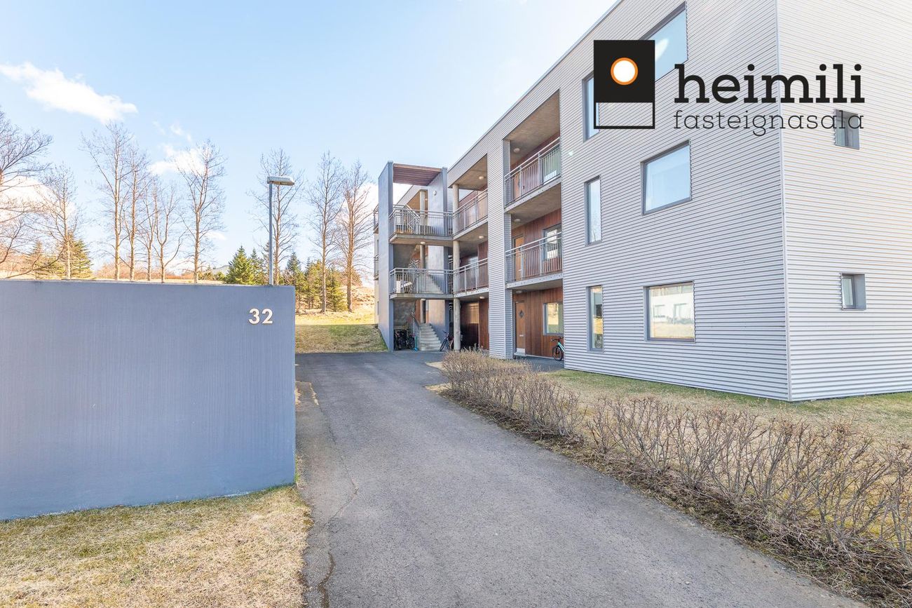 Klapparhlíð 32, 270 Mosfellsbær