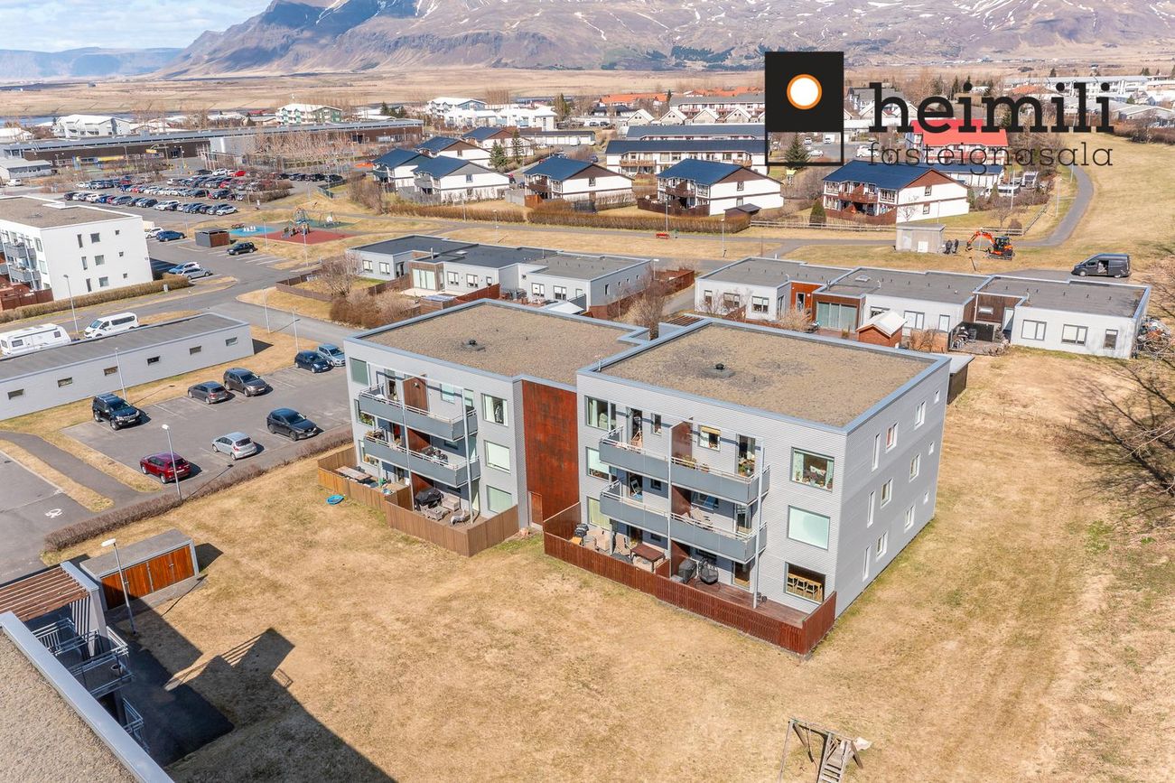 Klapparhlíð 32, 270 Mosfellsbær