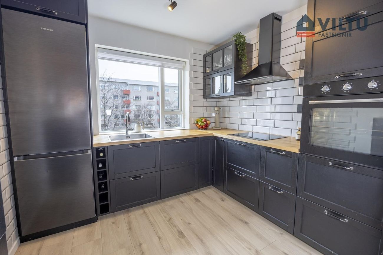 Stigahlíð 10, 105 Reykjavík