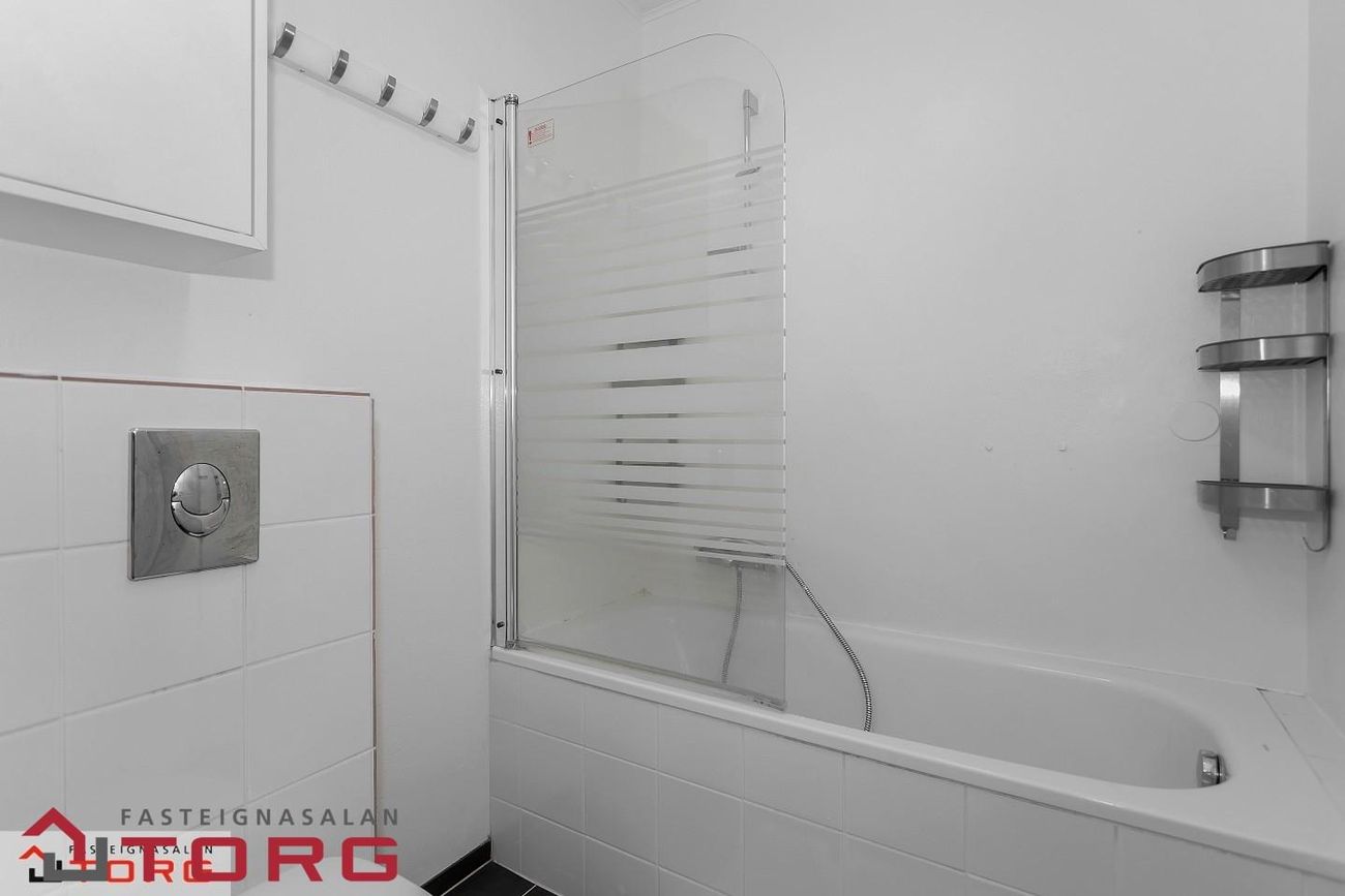 Smárabarð 2, 220 Hafnarfjörður