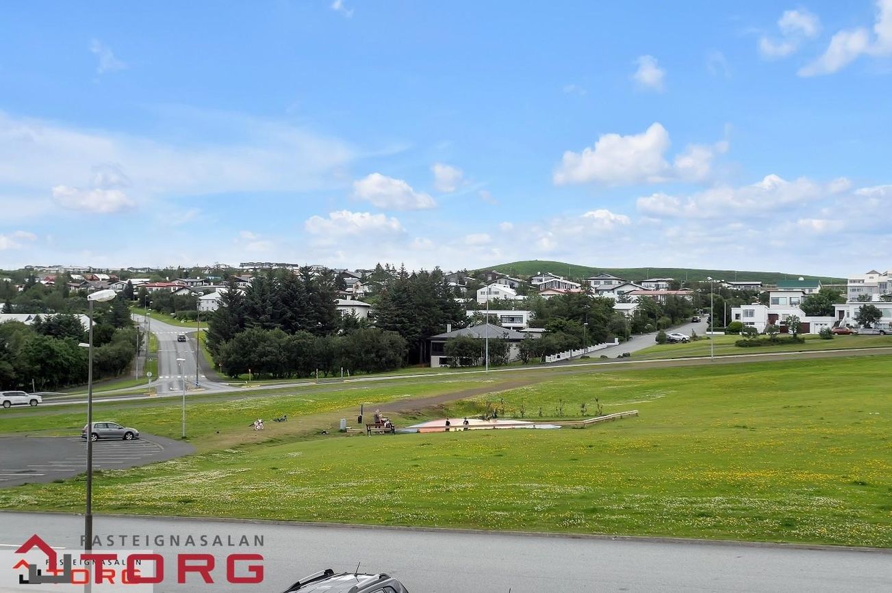 Smárabarð 2, 220 Hafnarfjörður