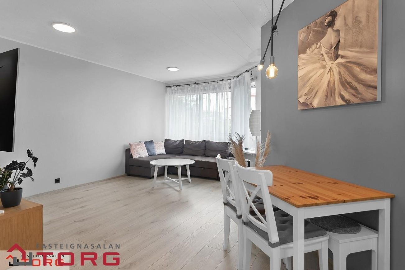 Smárabarð 2, 220 Hafnarfjörður