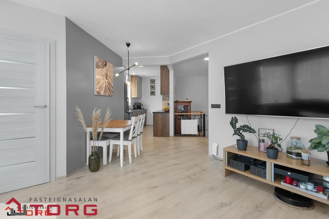 Smárabarð 2, 220 Hafnarfjörður
