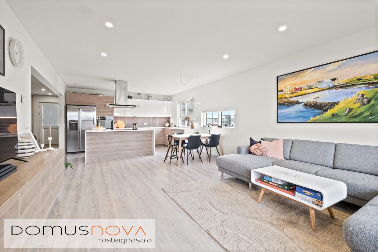 Asparskógar 27, 300 Akranes