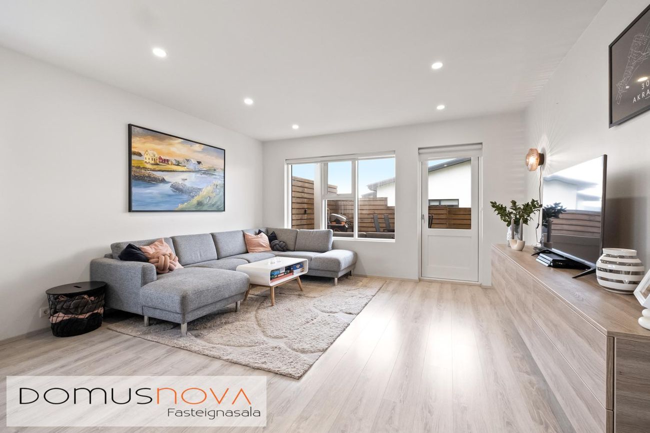 Asparskógar 27, 300 Akranes