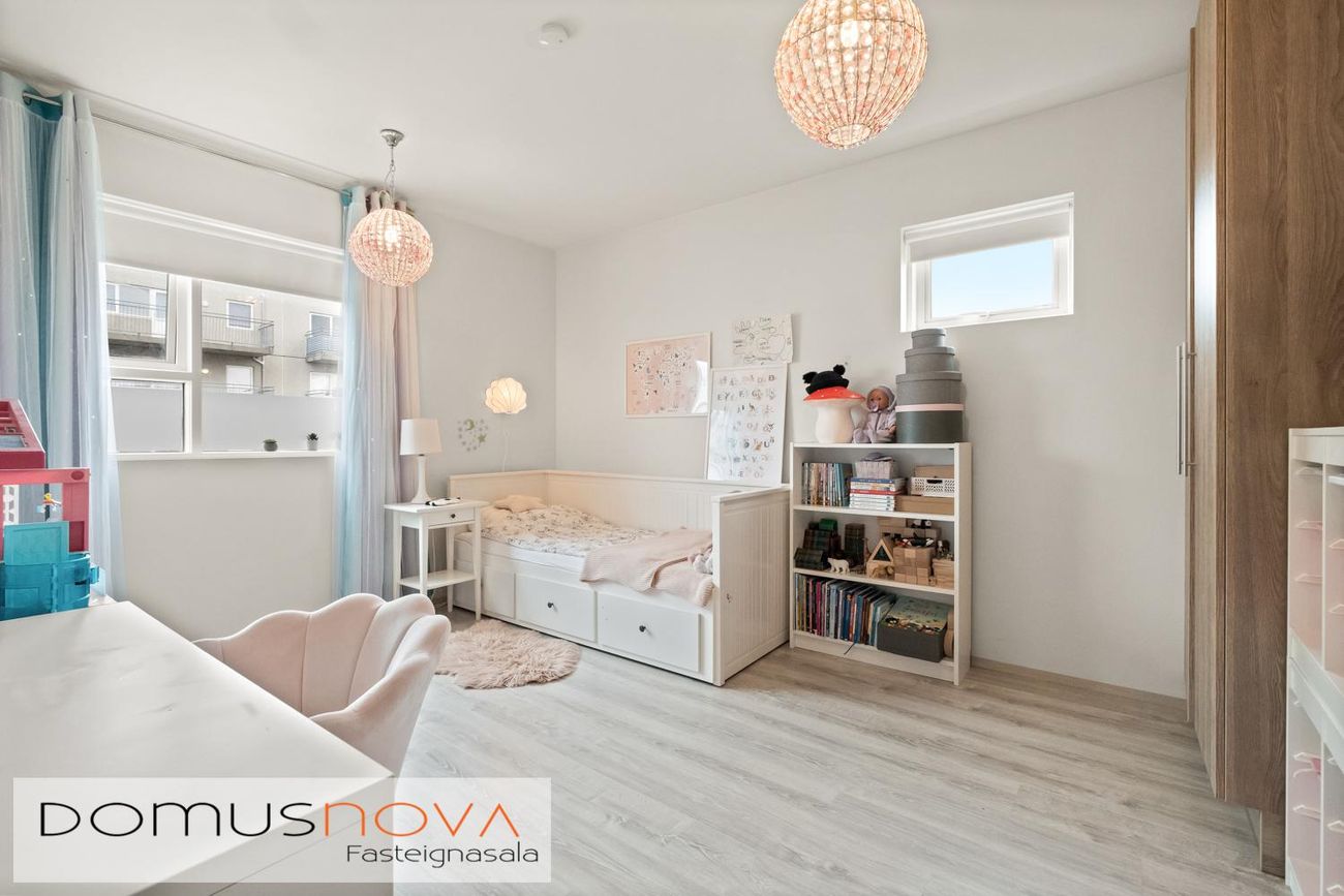 Asparskógar 27, 300 Akranes