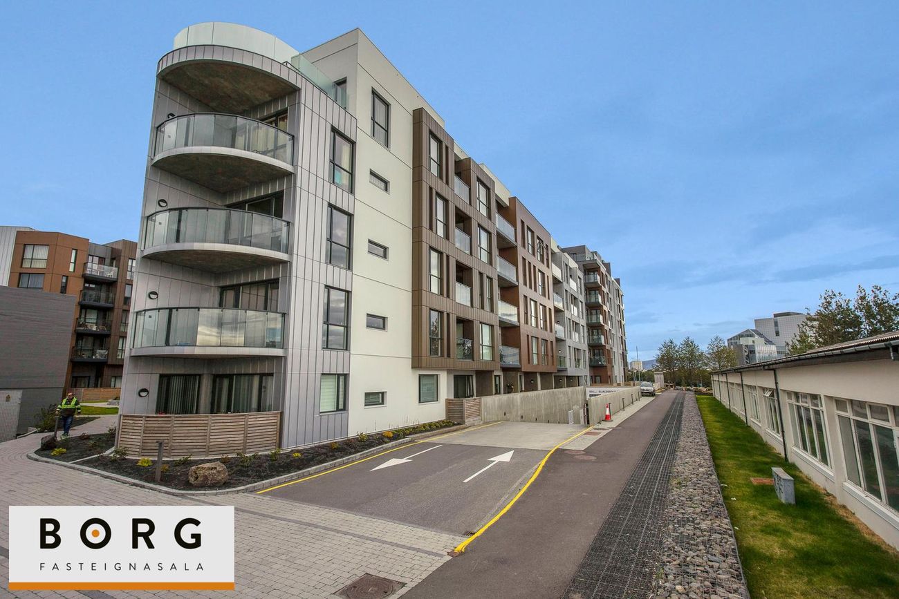 Grensásvegur 1D, 108 Reykjavík