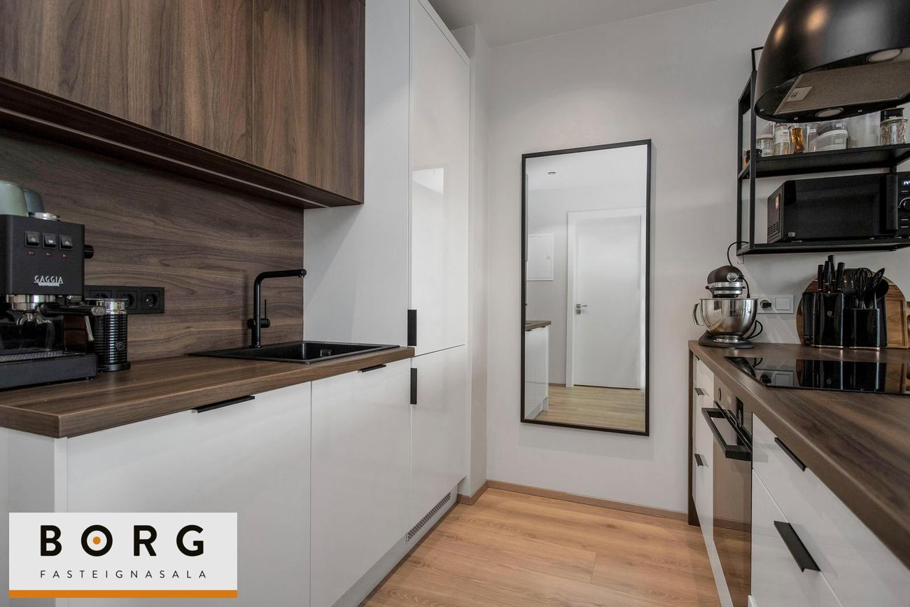 Grensásvegur 1D, 108 Reykjavík