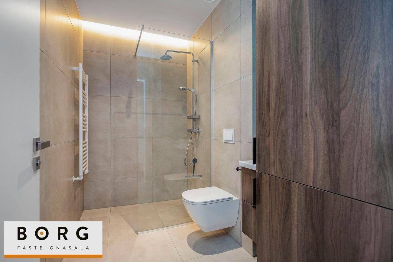 Grensásvegur 1D, 108 Reykjavík