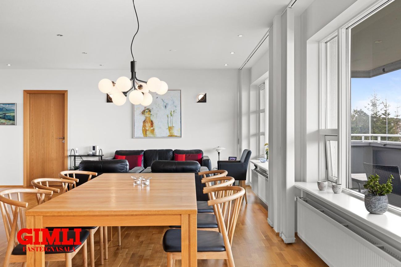 Þórðarsveigur 30, 113 Reykjavík