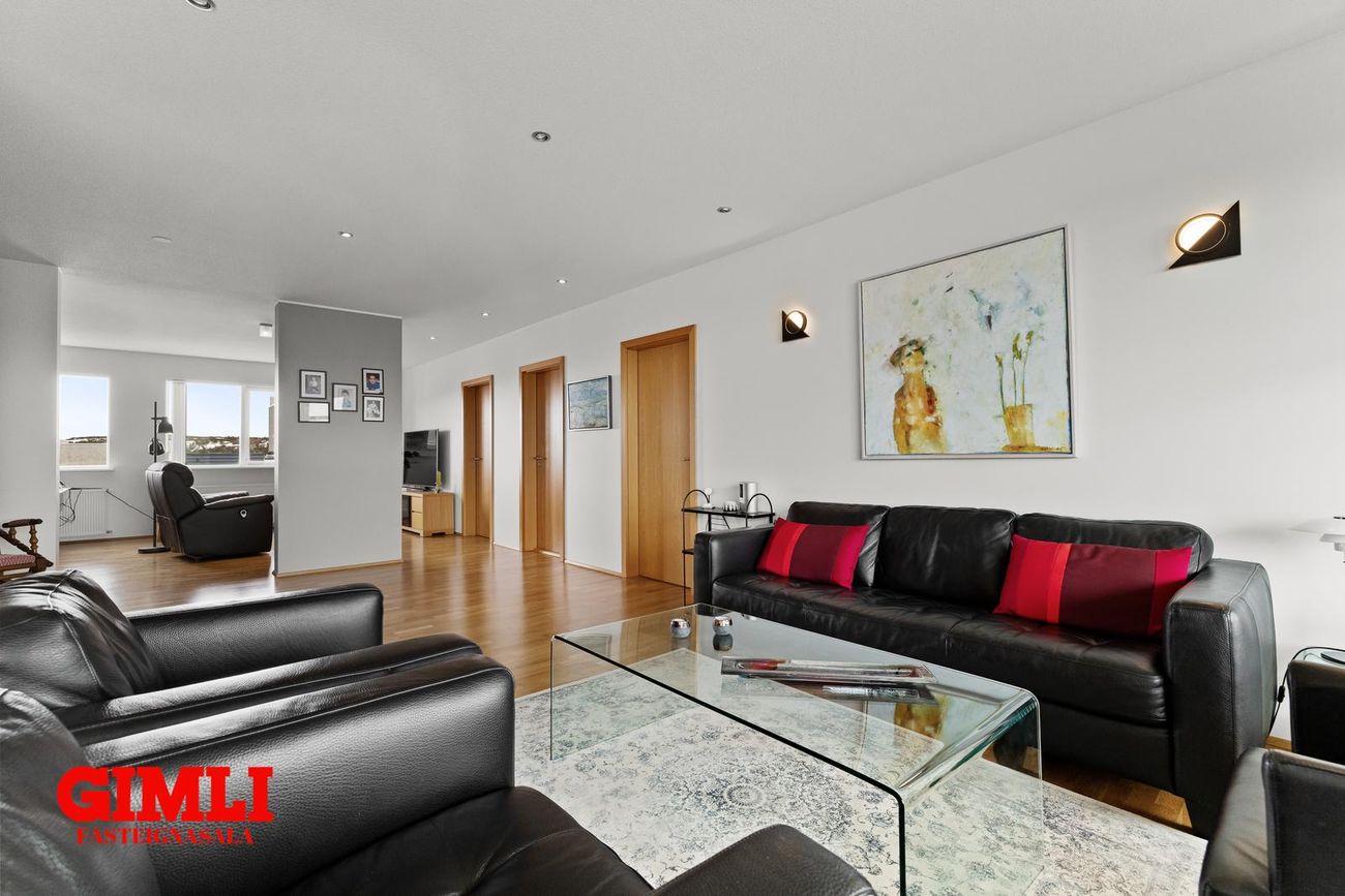 Þórðarsveigur 30, 113 Reykjavík