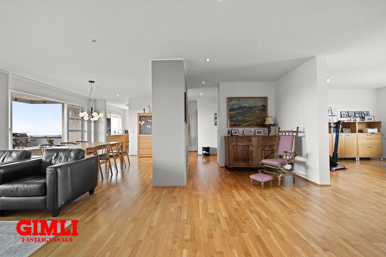 Þórðarsveigur 30, 113 Reykjavík