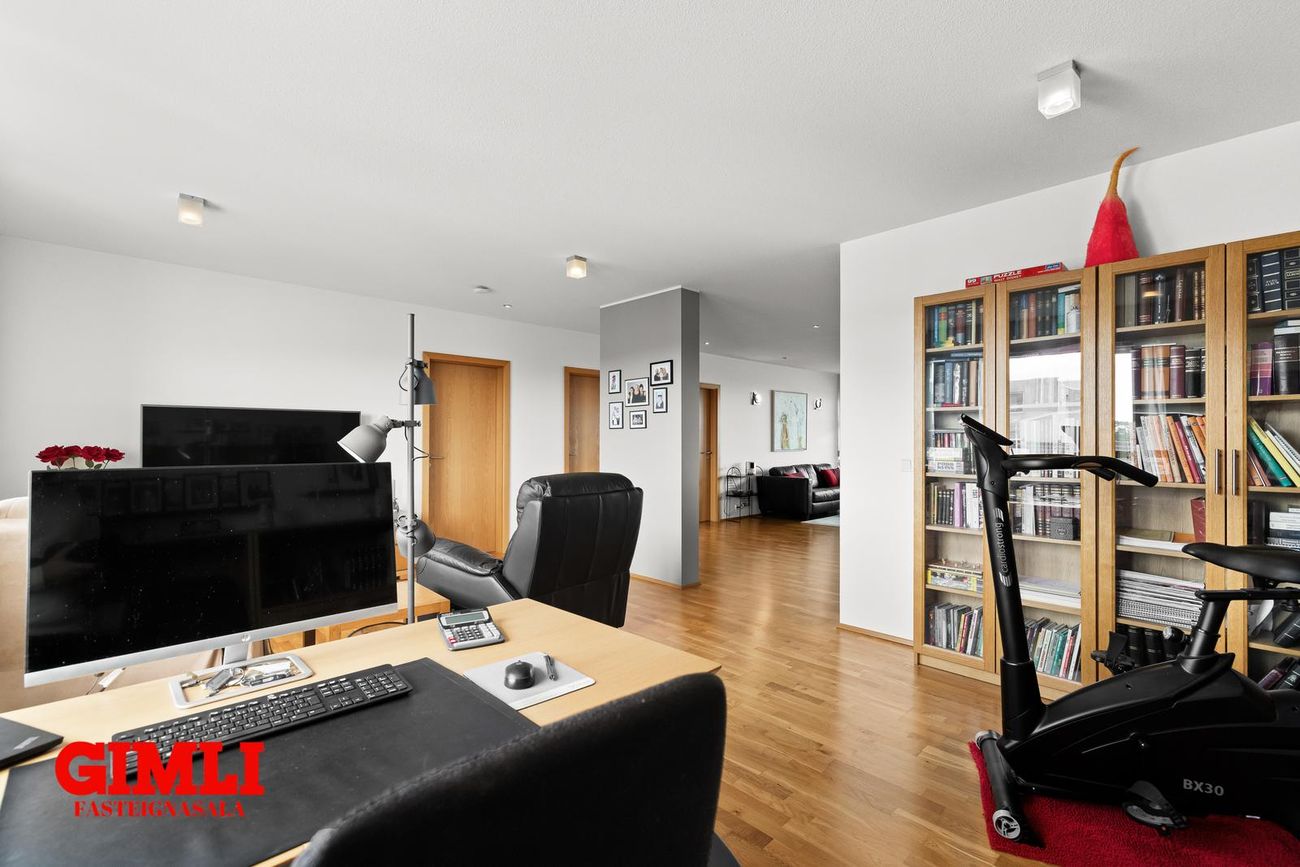 Þórðarsveigur 30, 113 Reykjavík