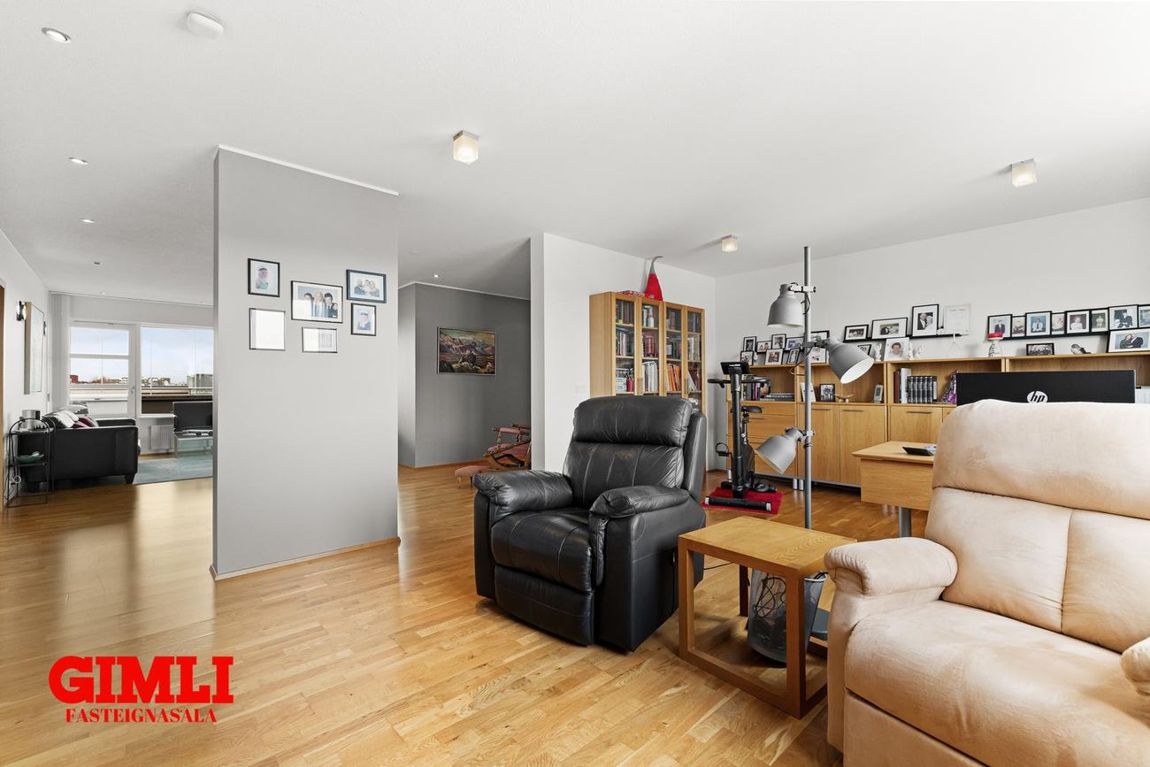 Þórðarsveigur 30, 113 Reykjavík