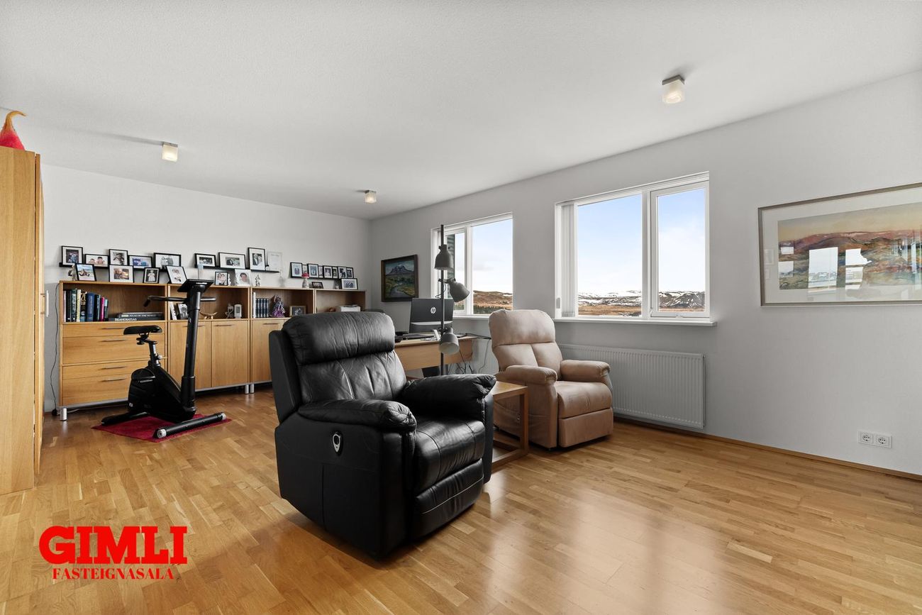 Þórðarsveigur 30, 113 Reykjavík