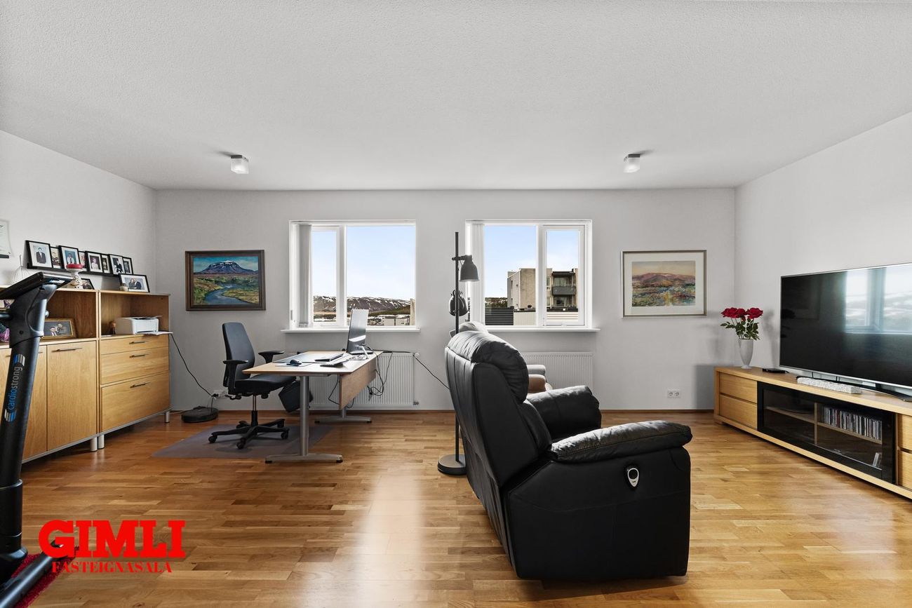 Þórðarsveigur 30, 113 Reykjavík