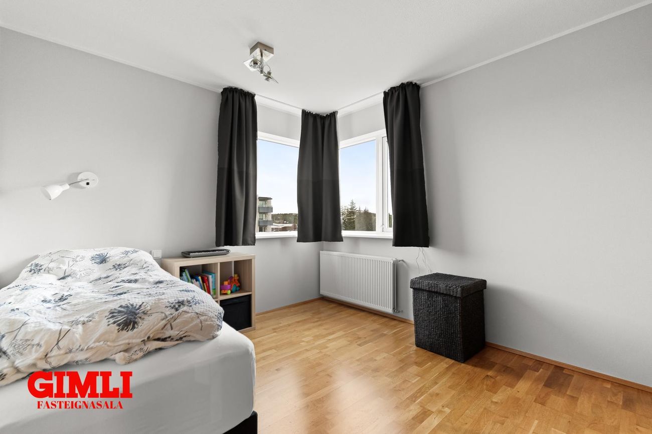 Þórðarsveigur 30, 113 Reykjavík