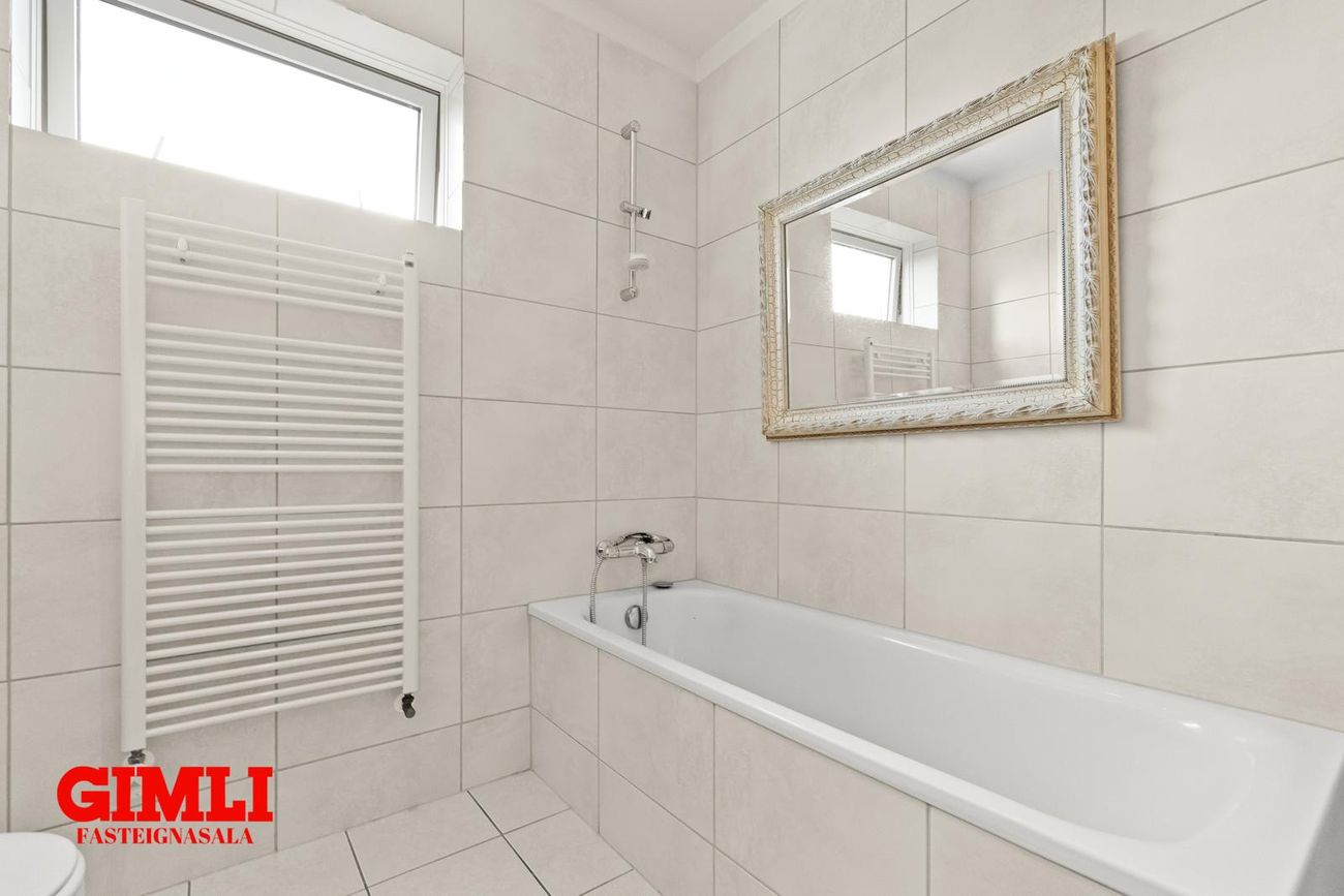 Þórðarsveigur 30, 113 Reykjavík