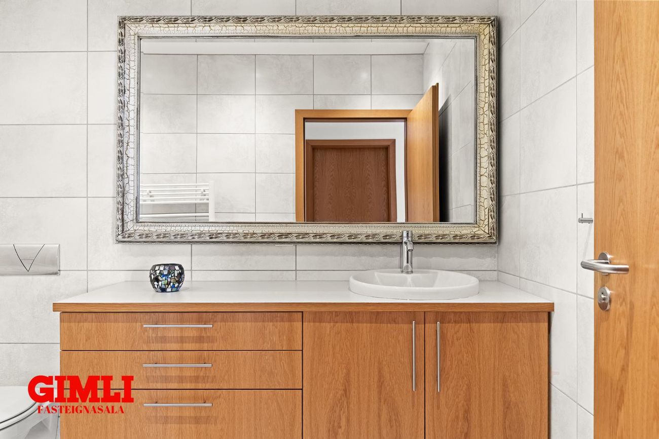 Þórðarsveigur 30, 113 Reykjavík