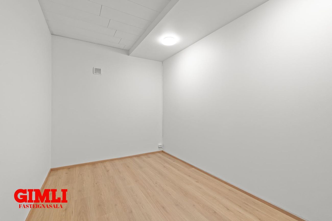 Þórðarsveigur 30, 113 Reykjavík