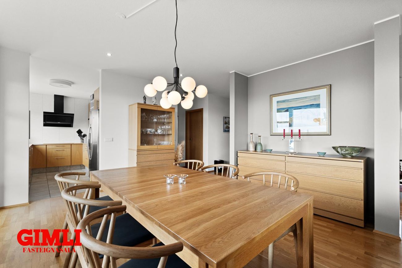 Þórðarsveigur 30, 113 Reykjavík