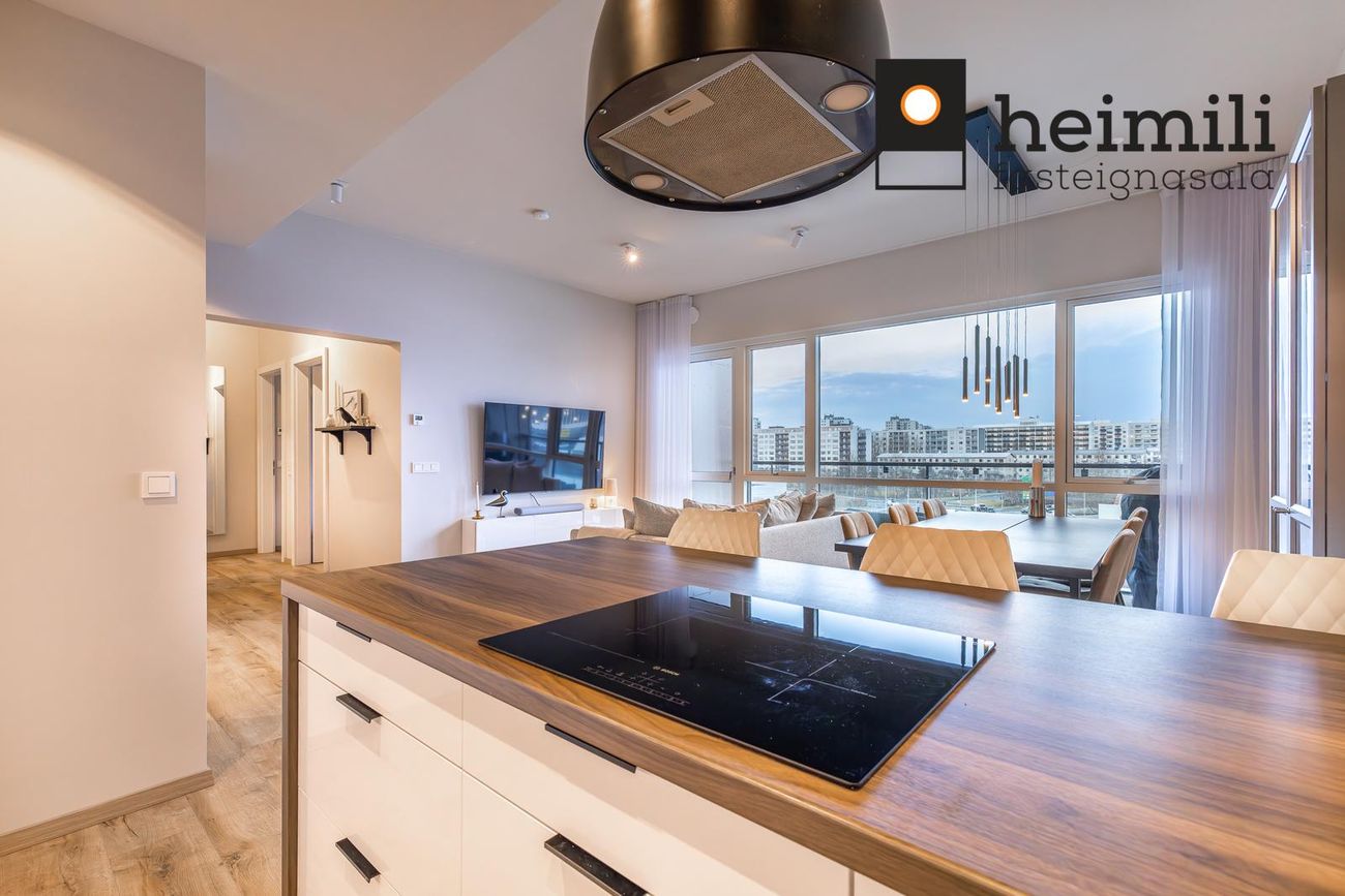 Grensásvegur 1D, 108 Reykjavík