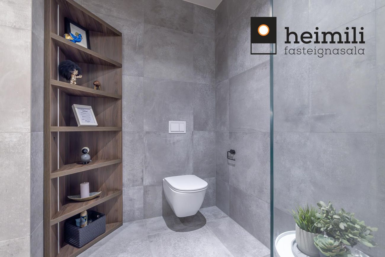 Grensásvegur 1D, 108 Reykjavík