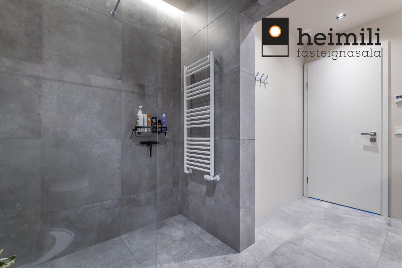 Grensásvegur 1D, 108 Reykjavík