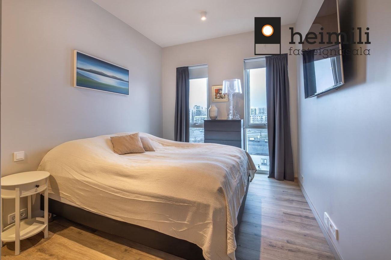 Grensásvegur 1D, 108 Reykjavík