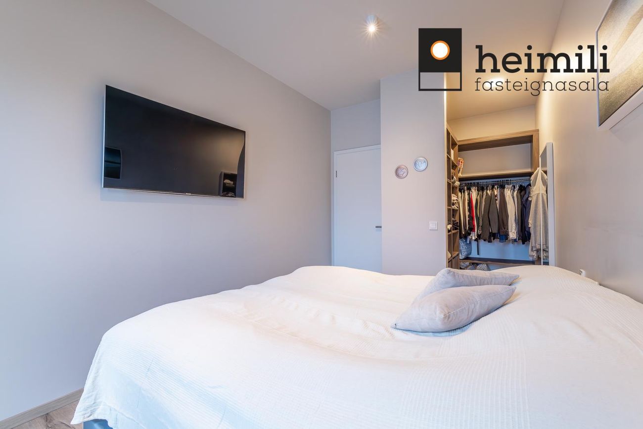 Grensásvegur 1D, 108 Reykjavík