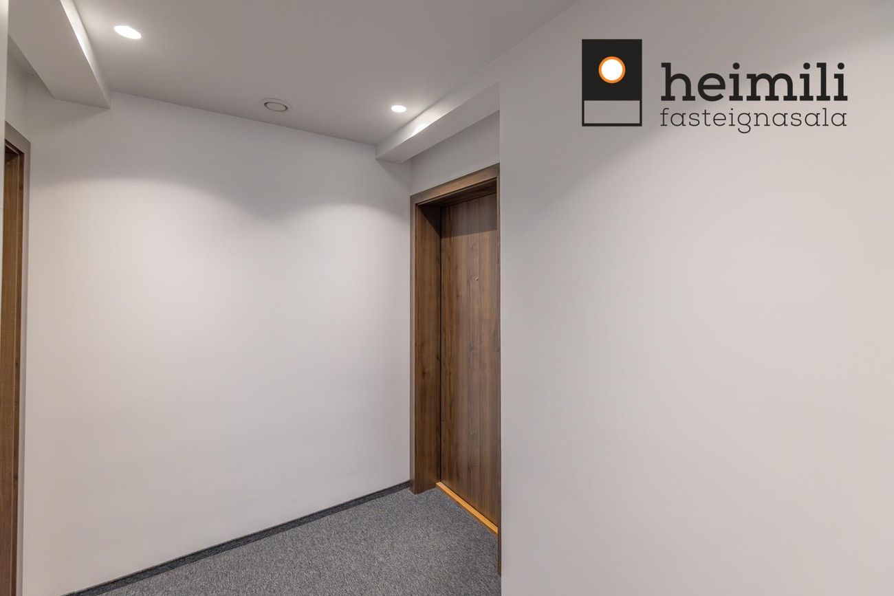 Grensásvegur 1D, 108 Reykjavík