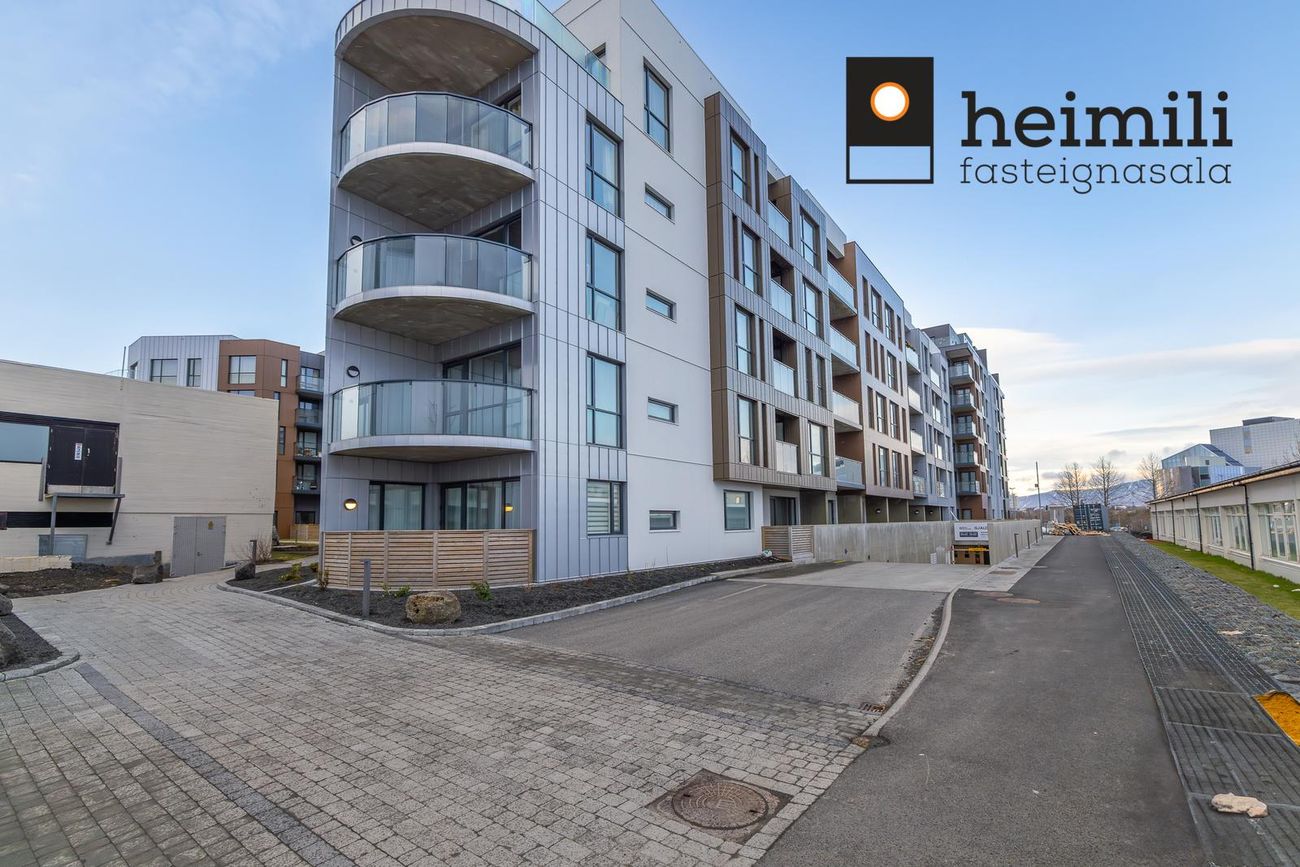 Grensásvegur 1D, 108 Reykjavík