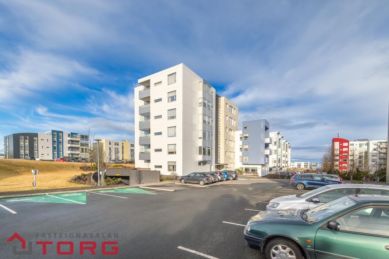 17. Júnítorg 1, 210 Garðabær
