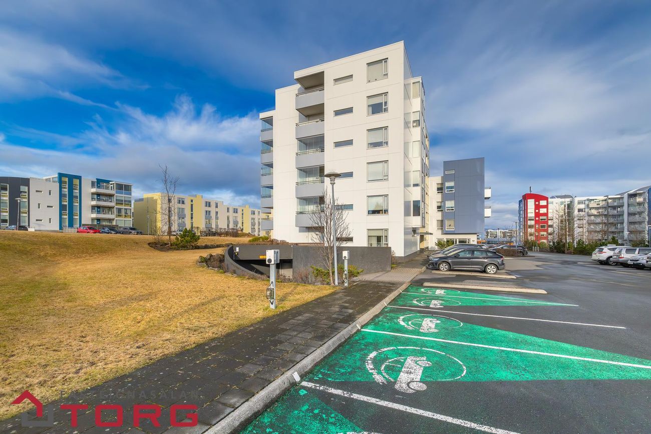 17. Júnítorg 1, 210 Garðabær