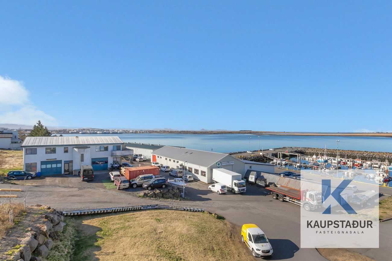 Hafnarbraut 9, 200 Kópavogur