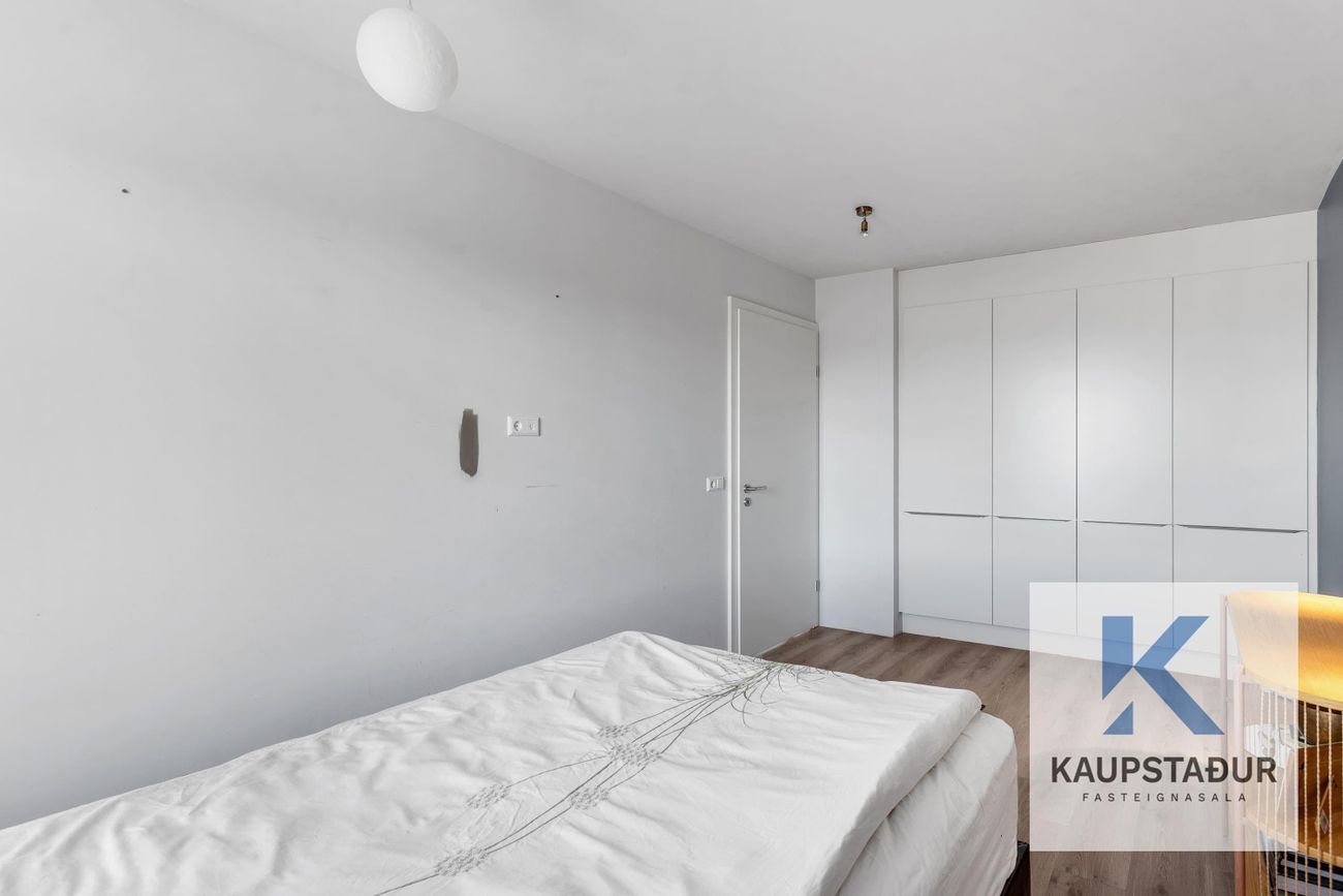 Hafnarbraut 9, 200 Kópavogur