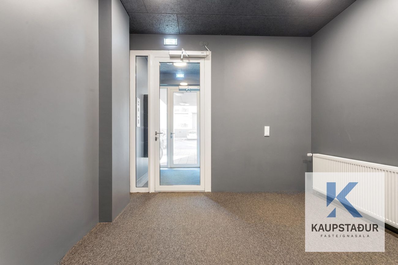 Hafnarbraut 9, 200 Kópavogur