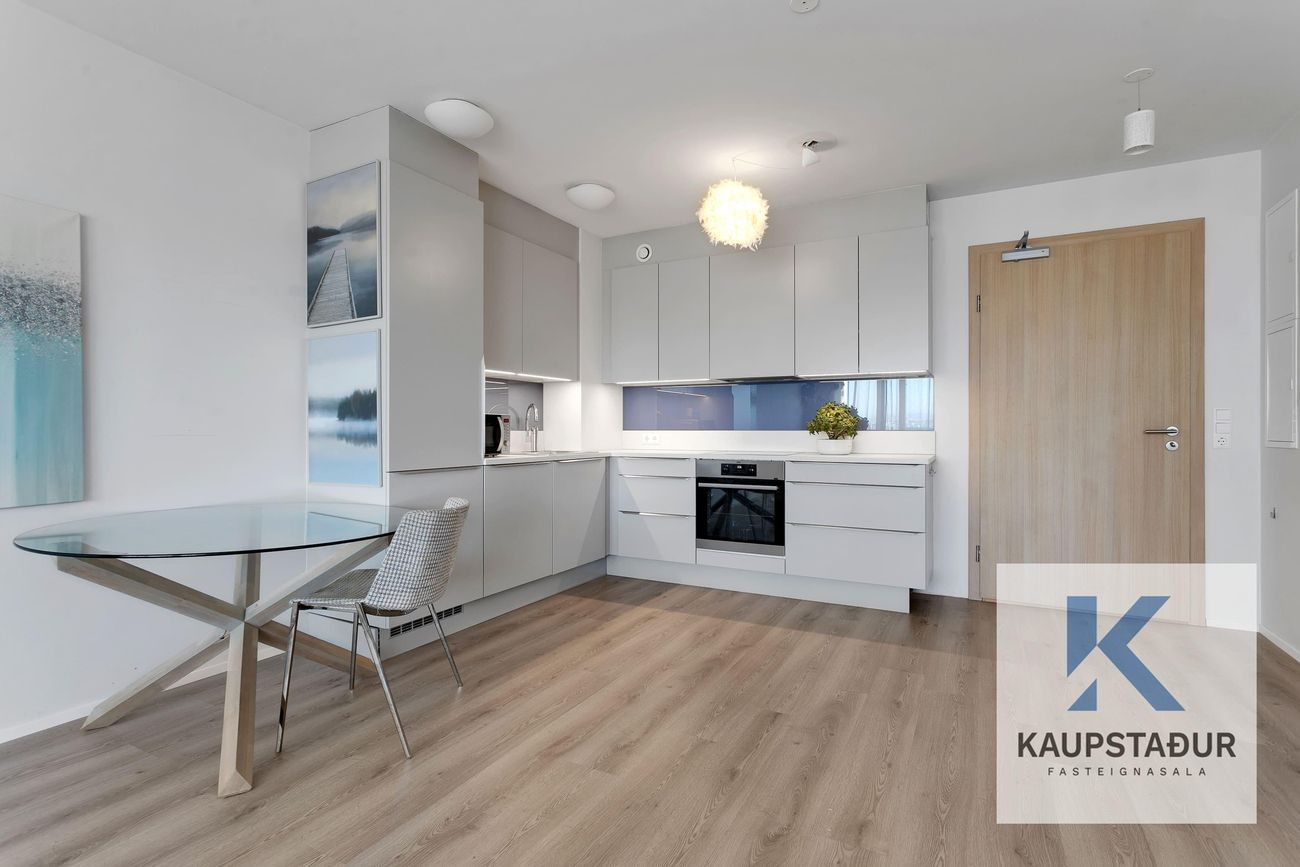 Hafnarbraut 9, 200 Kópavogur