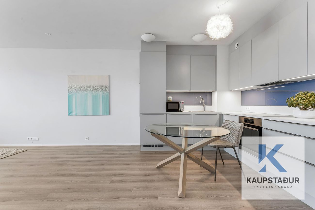 Hafnarbraut 9, 200 Kópavogur
