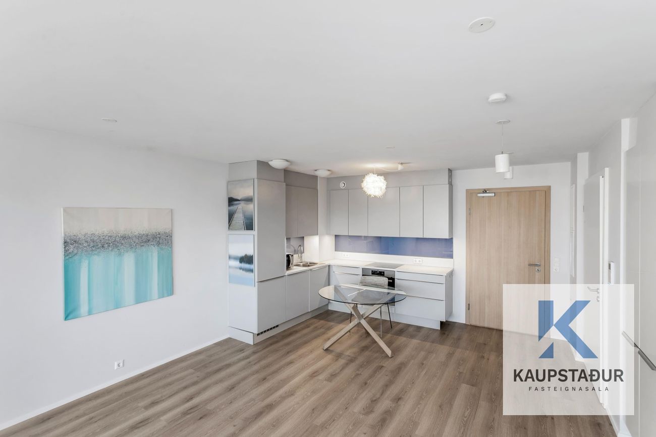 Hafnarbraut 9, 200 Kópavogur