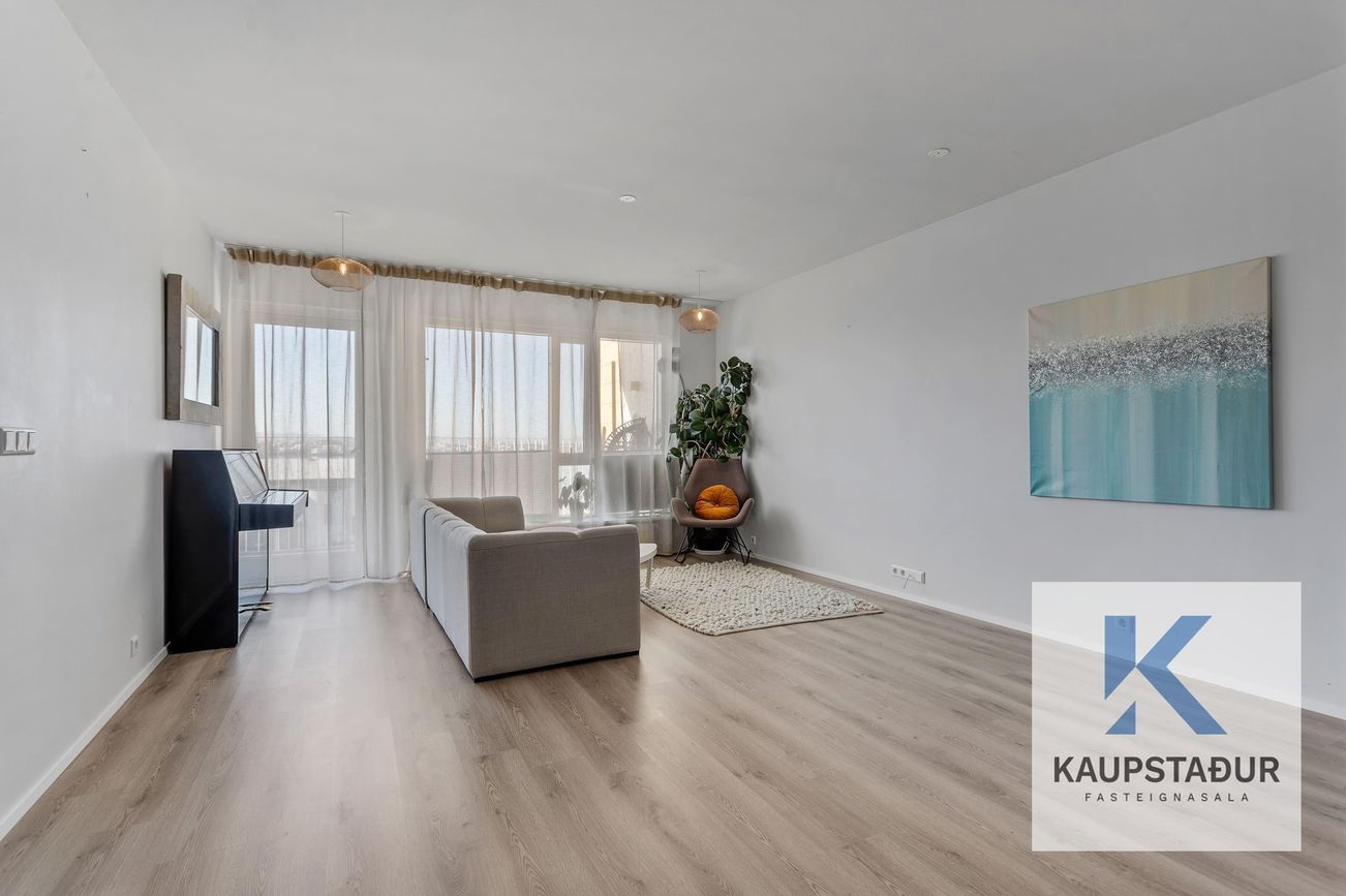 Hafnarbraut 9, 200 Kópavogur