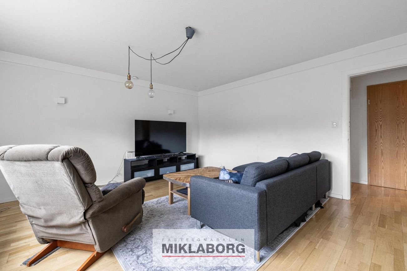 Mjóahlíð 10 - 0201, 105 Reykjavík
