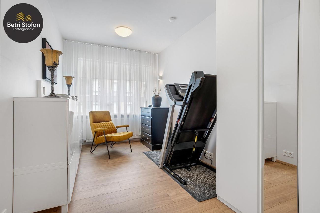 Smyrilshlíð 12, 102 Reykjavík