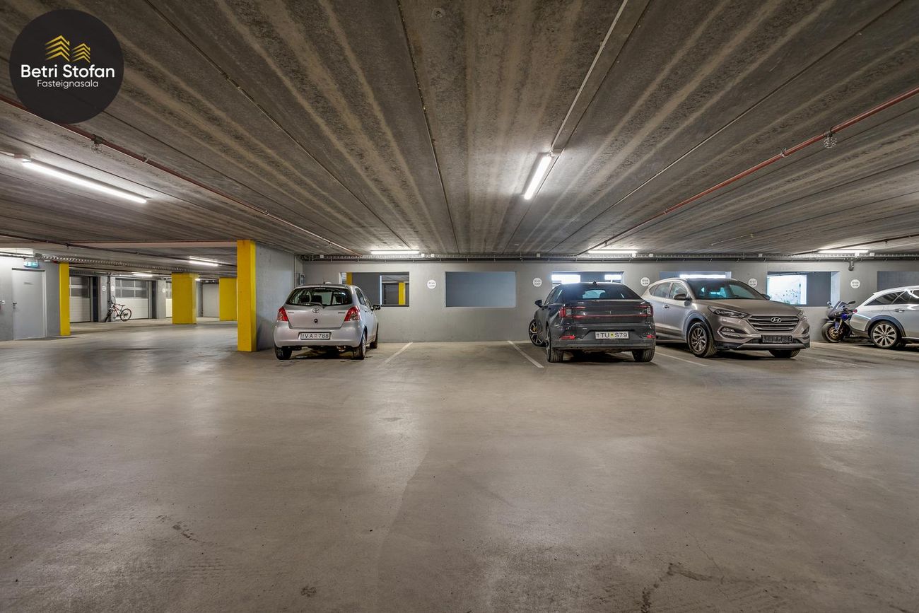 Smyrilshlíð 12, 102 Reykjavík