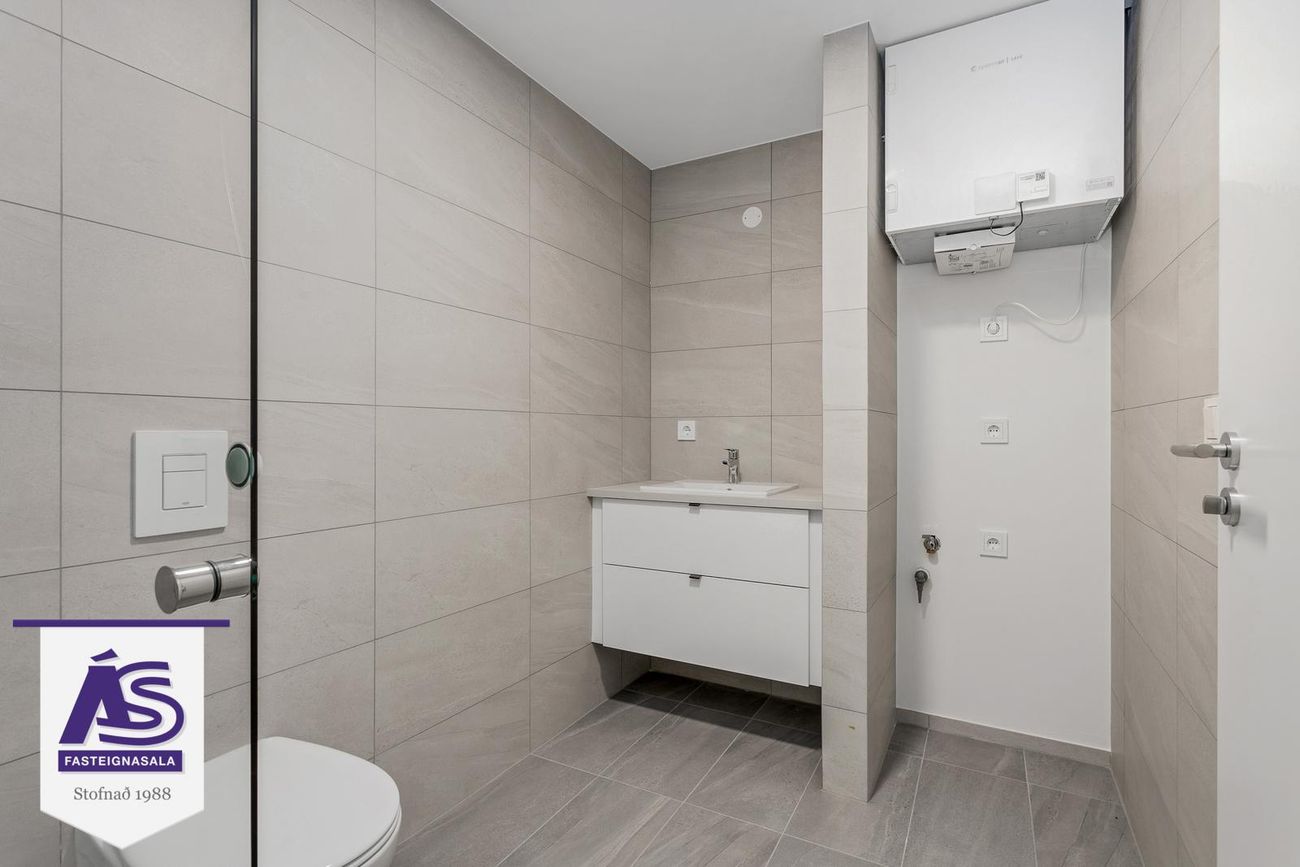 Áshamar 24 - 0305, 221 Hafnarfjörður