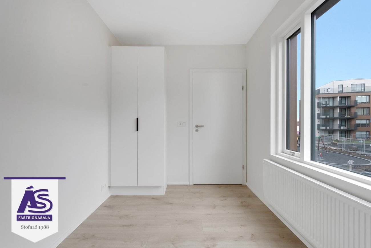 Áshamar 24 - 0305, 221 Hafnarfjörður